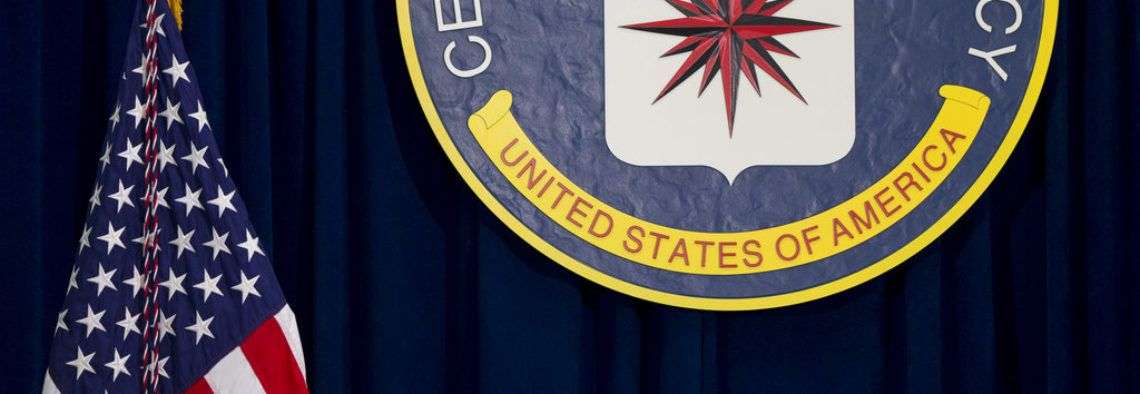 Escudo de la CIA en la sede de Langley, Virginia. Foto: Carolyn Kaster / AP.