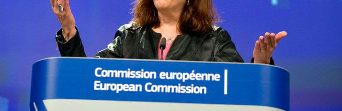 La comisaria de Comercio de la Unión Europea, Cecilia Malmstroem, durante una conferencia de prensa en la sede de la UE en Bruselas este 7 de marzo de 2018. Foto: Virginia Mayo / AP.