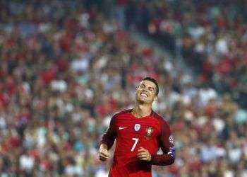 Cristiano Ronaldo, durante un partido contra Suiza por las eliminatorias mundialisats en Lisboa, 10 de octubre de 2017. Foto: Armando Franca / AP.