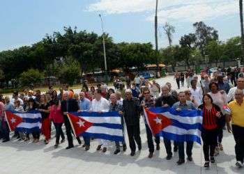 Delegación oficial cubana a los foros paralelos de la WIII Cumbre de las Américas de Perú. Foto: Roberto Suárez / Juventud Rebelde.