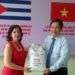 Entrega simbólica de la donación de 5,000 toneladas de arroz por parte de Vietnam a Cuba. Foto: Minrex.
