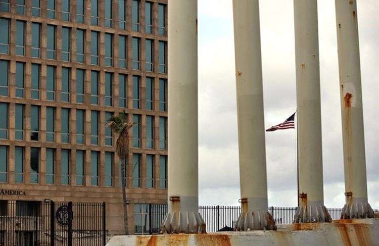 Embajada de los EE.UU en La Habana. Foto: Alejandro Ernesto / EFE.