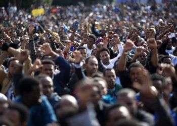 Una protesta de inmigrantes africanos en la Plaza Rabin de Tel Aviv el 5 de enero de 2014. Foto: Ariel Schalit / AP.