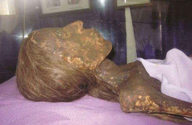 Cuerpo momificado de la señora Josefa Petronila Margarita Ponce de León. Foto: Iecim / Juventud Rebelde.