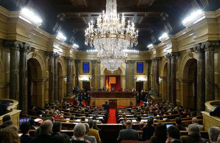 El Parlamento de Cataluña en Barcelona, podría elegir como presidente al líder separatista Jordi Sánchez, encarcelado en estos momentos. Foto: Manu Fernández / AP.