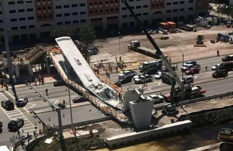 Puente colapsado en Florida. Foto: captura de video / Twitter.