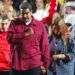 El presidente de Venezuela, Nicolás Maduro, se lleva el puño al corazón a su llegada, acompañado por su esposa Cilia Flores, a un acto con seguidores después de su reelección para un segundo mandato en las elecciones presidenciales, en Caracas, Venezuela, el 20 de mayo de 2018. Foto: Ariana Cubillos/AP.