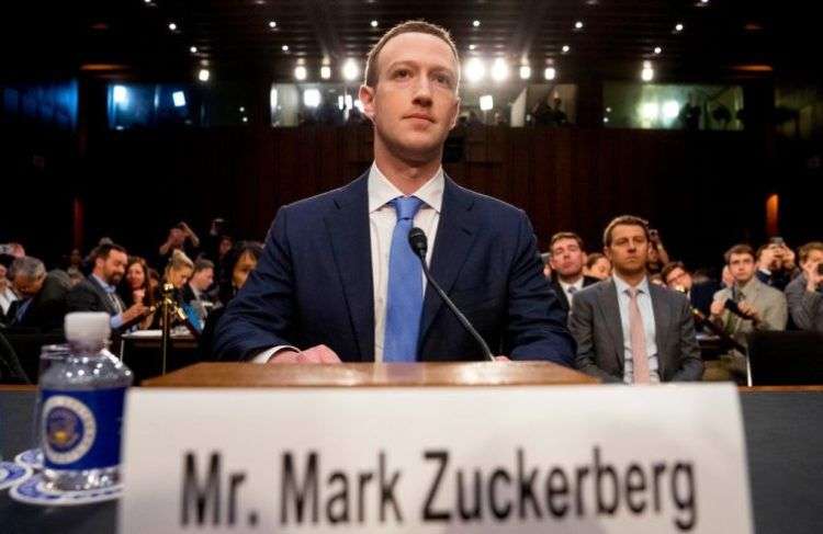 El director general de Facebook, Mark Zuckerberg, inicia dos días de audiencias ante el Congreso por un escándalo de privacidad que afecta a su empresa, el martes 10 de abril de 2018 en Washington. Foto: Andrew Harnik/AP.