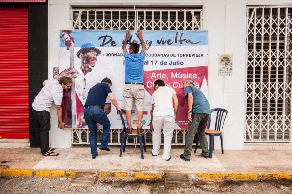 Las Jornadas Hispanocubanas de Torrevieja llevan tres años presentando un programa multidisciplinar de una semana de arte, música, conferencias, talleres, juegos, gastronomía y celebración. Foto: Fran Carrasco.