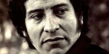 Victor Jara fue asesinado el 16 de septiembre de 1973, a pocos días del golpe militar de Augusto Pinochet que derrocó el gobierno Popular del presidente Salvador Allende.