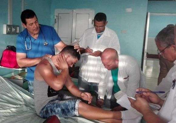 Los lesionados recibieron atención en el Hospital Provincial Camilo Cienfuegos de Sancti Spíritus Foto: Cristóbal Álamo/ Escambray.