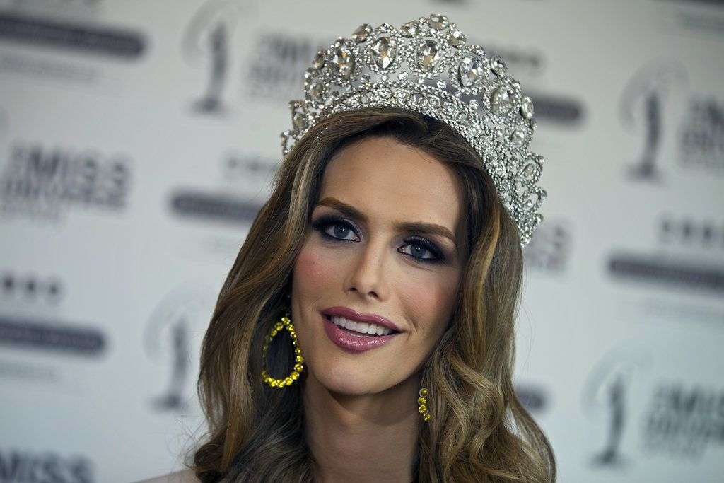 Angela Ponce, coronada Miss España el pasado 29 de junio, es la primera mujer transgénero que competirá en el Miss Universo. Foto: Paul White/AP.