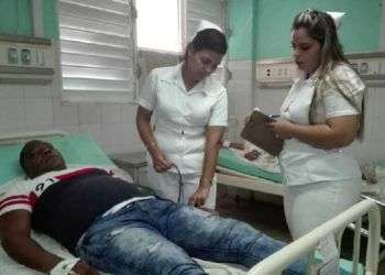Los adultos lesionados en el accidente de este jueves 9 de agosto de 2018 fueron atendidos en el hospital Camilo Cienfuegos de Sancti Spíritus. Foto: Arelys García / Escambray.