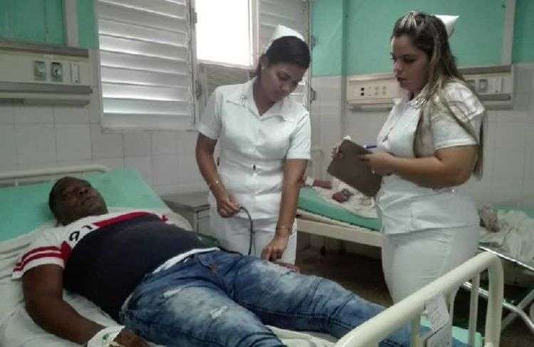 Los adultos lesionados en el accidente de este jueves 9 de agosto de 2018 fueron atendidos en el hospital Camilo Cienfuegos de Sancti Spíritus. Foto: Arelys García / Escambray.