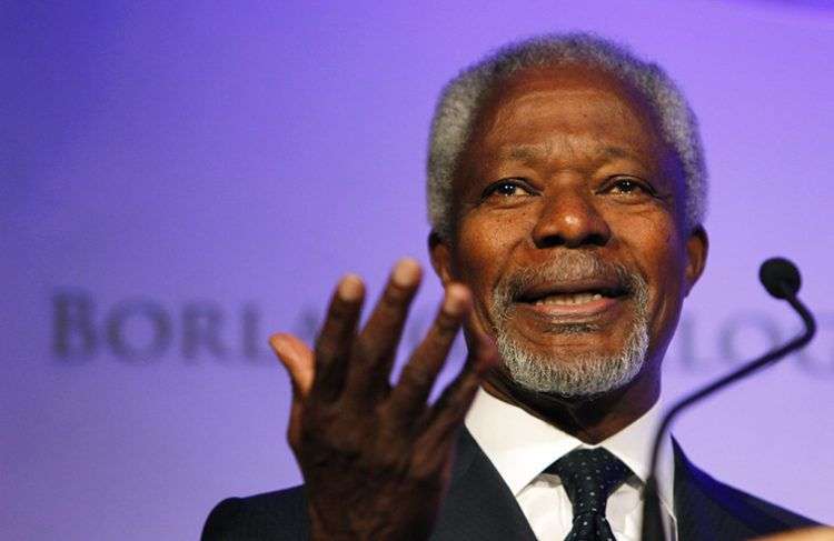 El ex Secretario General de Naciones Unidas, Kofi Annan, habla en un simposio en Des Moines, Iowa. Annan, primer africano de raza negra en ocupar el cargo, murió a los 80 años en Berna, Suiza. Foto: Charlie Neibergall / AP / Archivo.