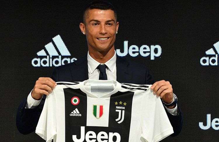 El fichaje de Cristiano Ronaldo por la Juventus fue para muchos aficionados cubanos una noticia más atractiva que cualquiera relacionada con el béisbol de la Isla. Foto: sporthiva.com