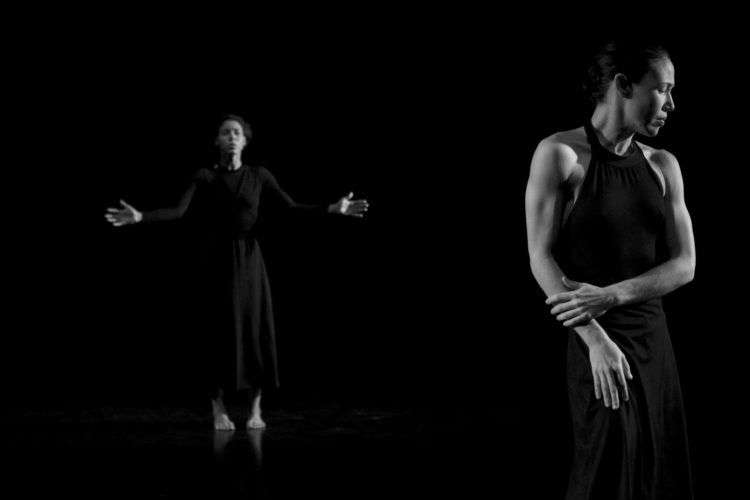 "Mensajeros" es una de las dos piezas que Danza Teatro Retazos estrenará este fin de semana en su sede de Amargura #61 entre San Ignacio y Mercaderes, Habana Vieja. Foto: Javier García.