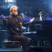 Elton John presenta el primer concierto de su gira mundial Farewell Yellow Brick Road en el PPL Center en Allentown, Pennsylvania en una fotografía del 8 de septiembre de 2018. El “Rocket Man” comenzó su gira a unos 100 kilómetros (60 millas) de Filadelfia el sábado y cantó con confianza y mucha energía en la ciudad el martes en el segundo concierto de su gira de 300 fechas que pasará por cinco continentes y se extenderá hasta 2021. John dicho que dejará las giras después de estos conciertos. Foto: Owen Sweeney / Invision / AP.