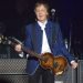 Paul McCartney durante su actuación en la Amalie Arena de Tampa, Florida, en 2017, un concierto que quizá pudo haber ocurrido en La Habana. Foto: Scott Audette / AP / Archivo.