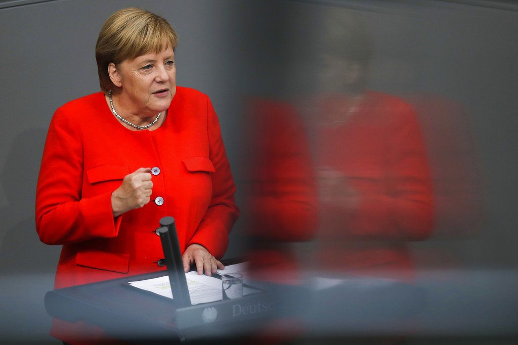 Angela Merkel ofrece un discurso durante una sesión plenaria del parlamento alemán sobre los presupuestos de 2019, en Berlín, el 12 de septiembre de 2018. Foto: Markus Schreiber / AP.