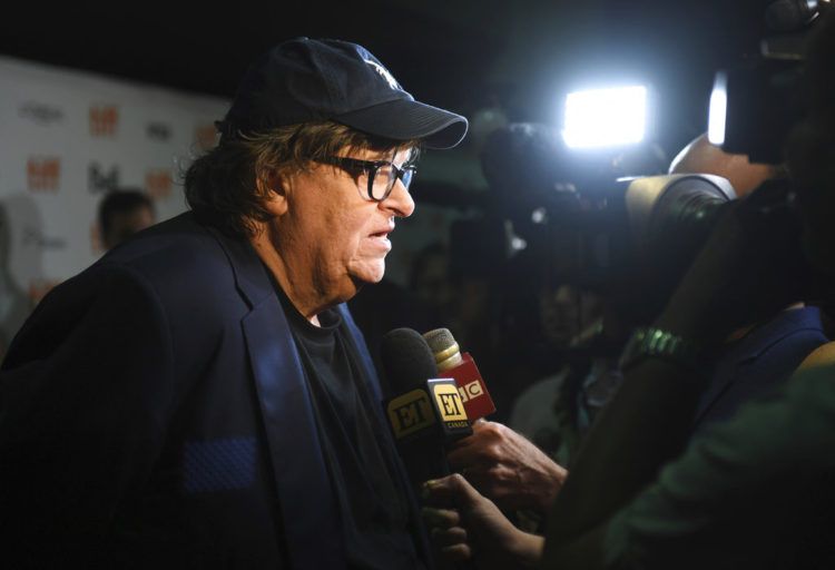 Michael Moore habla con periodistas en el estreno de "Fahrenheit 11/9" en el Festival Internacional de Cine de Toronto en el Cine Ryerson el jueves 6 de septiembre de 2018 en Toronto. Foto: Arthur Mola / Invision / AP.