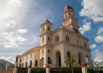 Santuario Nacional de la Virgen de la Caridad del Cobre, en el poblado de El Cobre, Santiago de Cuba. Foto: José Roberto Loo / Archivo.
