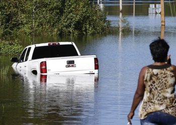 Inundaciones en Lumberton, Carolina del Norte, el martes 18 de septiembre de 2018, tras el paso del huracán Florence. Foto: Gerry Broome / AP.