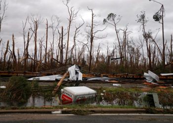 Vista de los daños ocasionados por el paso del huraván Michael por Panama City, Florida. Foto: Gerald Herbert / AP.
