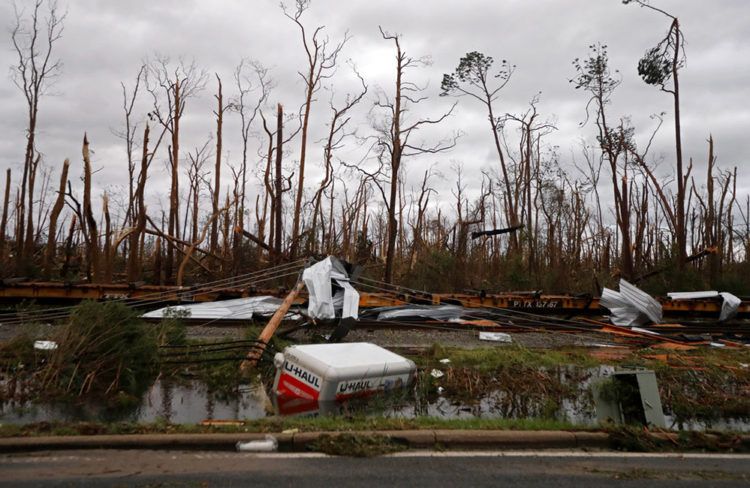 Vista de los daños ocasionados por el paso del huraván Michael por Panama City, Florida. Foto: Gerald Herbert / AP.