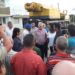 Miguel Díaz-Canel (centro) visita el poblado de Batabanó, al sur del occidente cubano para conocer los daños causados por el huracán Michael. La imagen fue publicada por el presidente cubano en su recién estrenada cuenta en Twitter. Foto: @DiazCanelB / Twitter.