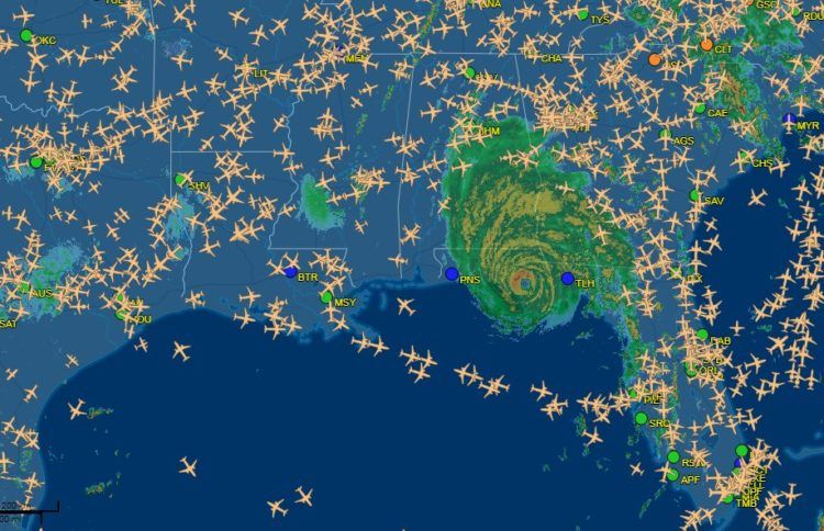 Cientos de aviones bordean el huracán Michael a su llegada a la Florida. Imangen: @flightaware