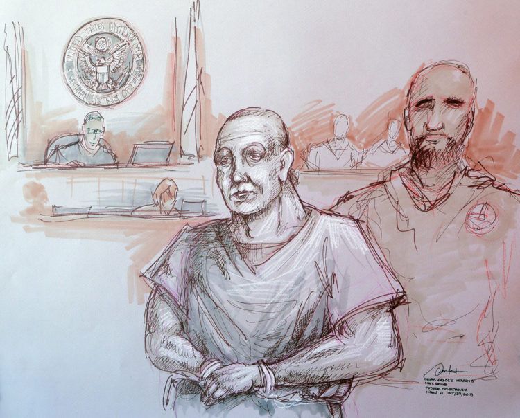 Bosquejo de la escena en que Cesar Sayoc (izq) el acusado de los atentados con explosivos en Estados Unidos en el tribunal de Miami el 29 de octubre del 2018. Daniel Pontet vía AP.