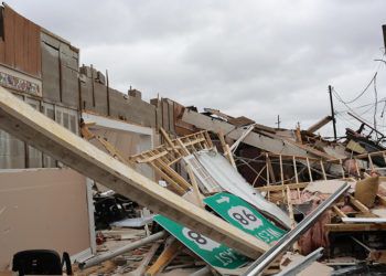 Vista de un edificio colapsado tras la llegada del huracán Michael, en Panama City, Florida. Foto: Dan Anderson / EFE.