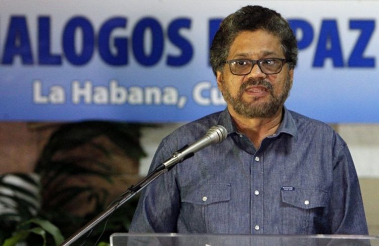 El exguerrillero Iván Márquez, líder de las FARC, durante los diálogos de paz en La Habana. Foto: zonacero.com