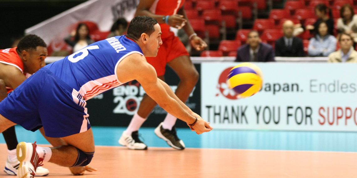 Keibel Gutiérrez fue el líbero de los últimos triunfos del voleibol masculino cubano. Foto: FIVB