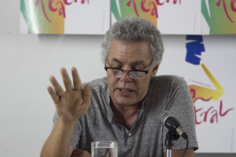 El narrador y dramaturgo Reinaldo Montero en la presentación de un número de la revista Casa de las Américas. Foto: laventana.casa.cult.cu.
