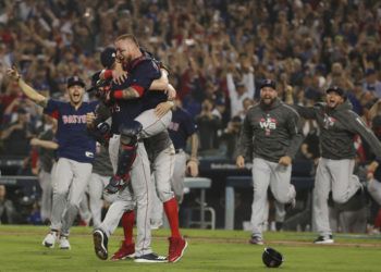 Los Medias Rojas de Boston celebran tras ganar la Serie Mundial ante los Dodgers de Los Ángeles, el domingo 28 de octubre de 2018. Foto: Jae C. Hong / AP.