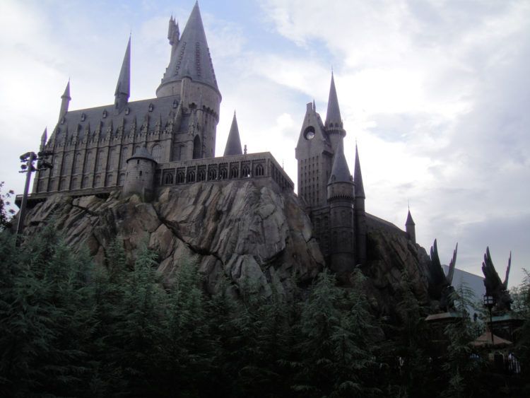 El Colegio Hogwarts de Magia y Hechicería perteneciente al universo de Harry Potter.