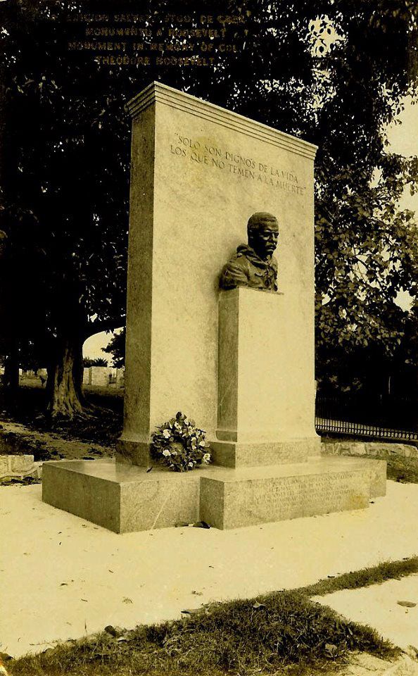 Detalle del monumento a Roosevelt, donde puede leerse: “Sólo son dignos de la vida los que no temen a la muerte”. Foto: Archivo de Ignacio Fernández Díaz.