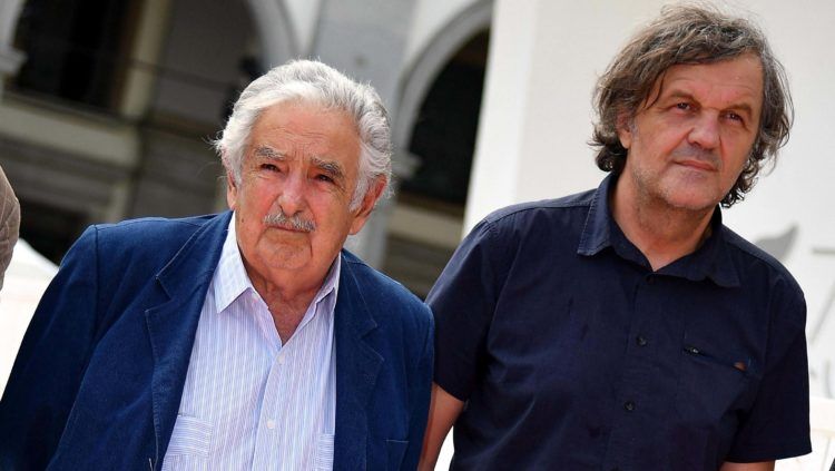 El expresidente uruguayo Pepe Mujica junto al cineasta Emir Kusturica. Foto: EFE.