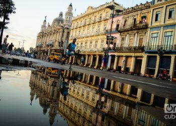 La Habana amanece en maratón. Foto: Otmaro Rodríguez