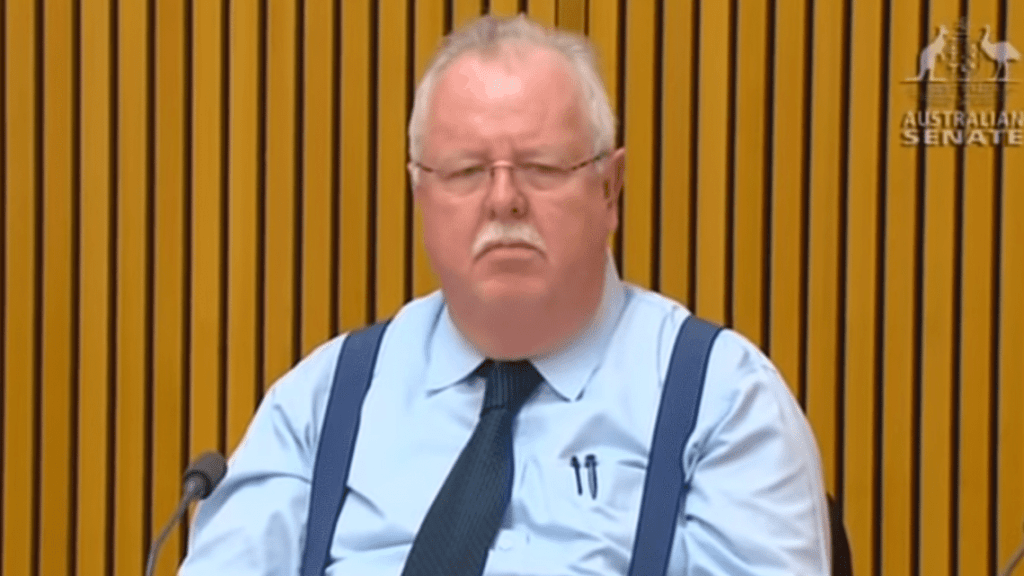 El senador australiano Barry O'Sullivan.