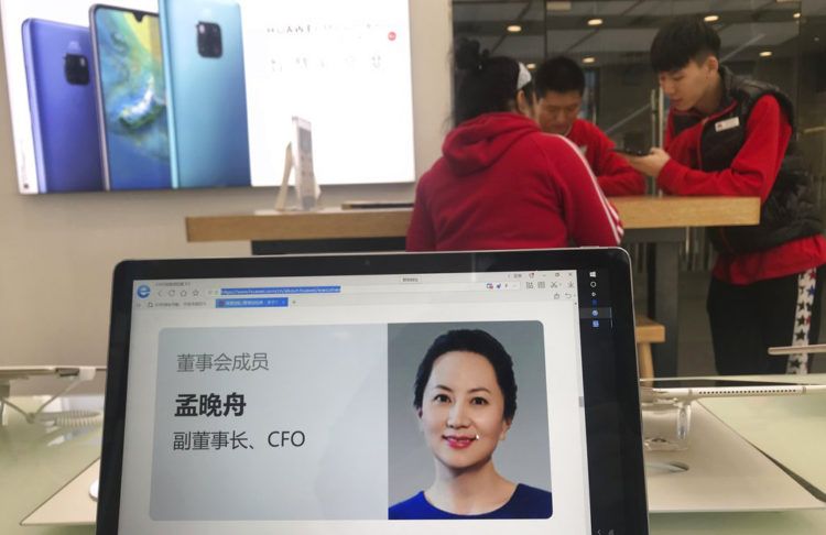 Imagen del perfil de la directora financiera de Huawei, Meng Wanzhou, visto en una computadora de la marca en una de sus tiendas en Beijing, China, el 6 de diciembre de 2018. Foto: Ng Han Guan / AP.