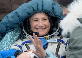 La astronauta de origen cubano Serena Auñón-Chancellor a su regreso a la Tierra tras más de seis meses en la Estación Espacial Internacional. Foto: @NASA / Twitter.