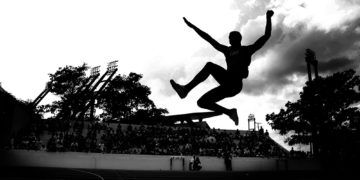 Juan Miguel Echevarría puso a soñar a los cubanos con sus impresionantes saltos de este 2018. Foto: Ricardo López Hevia