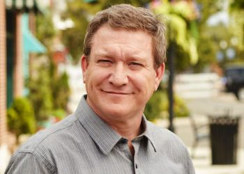En esta imagen sin fecha proporcionada por Disney Channel el sábado 15 de diciembre de 2018, Stoney Westmoreland como Henry "Ham" Mack de la serie "Andi Mack" en Salt Lake City. Foto: Craig Sjodin / Disney Channel vía AP.