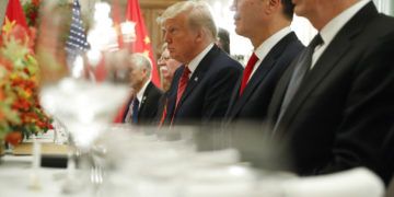 Donald Trump, el secretario de Tesoro Steve Mnuchin (segundo desde la der) en una reunión con el presidente chino Xi Jinping en la cumbre del G20 en Buenos Aires el 1ro de diciembre del 2018. Foto: Pablo Martinez Monsivais / AP.