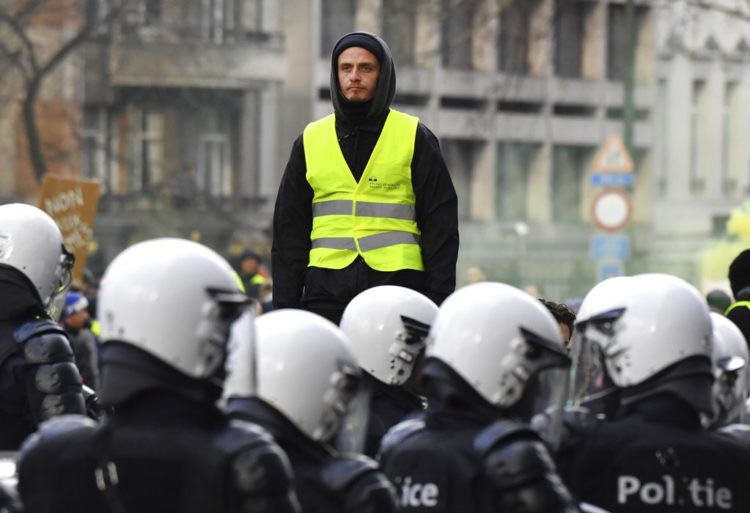 Una escena de las protestas en Bruselas el 8 de diciembre del 2018. Foto: Geert Vanden Wijngaert / AP.