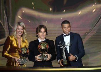 Ada Hegerberg, Luka Modric y Kylian Mbappé fueron los premiados en la Gala del Balón de Oro de la revista France Football. Foto: Getty Images