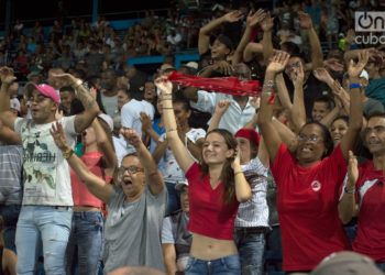 Más de un millón de fanáticos han asistido a los estadios durante la segunda ronda de la presente 58 Serie Nacional. Foto: Otmaro Rodríguez